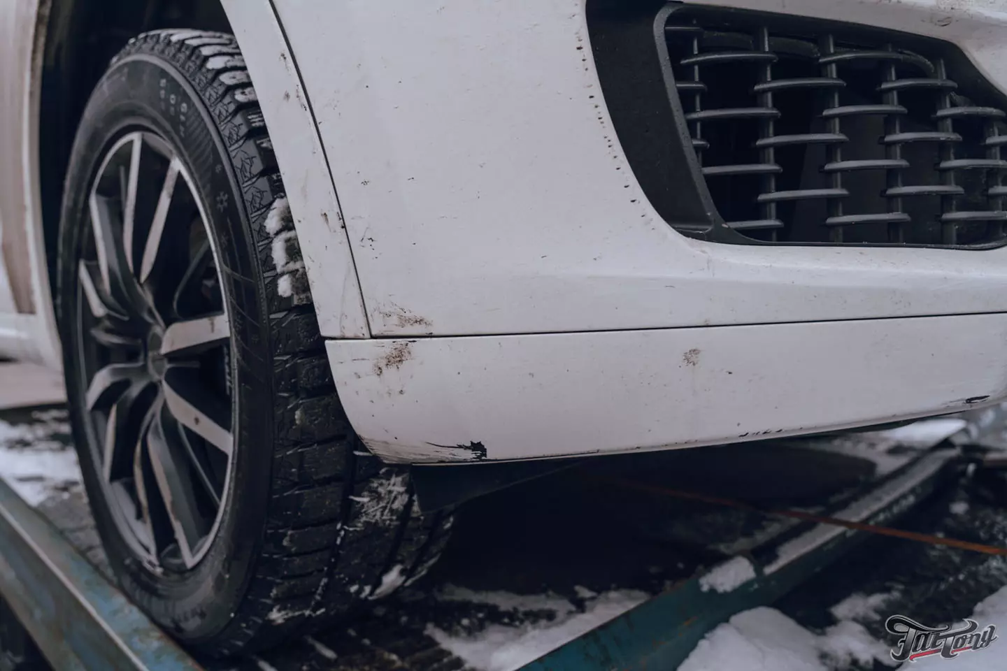 Кузовной ремонт Maserati Levante и установка bi-led модулей